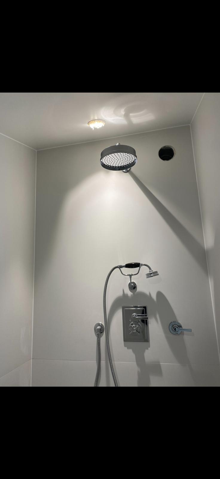 Rénovation de salle de bains réalisée par Promatherm Sàrl — vue 22